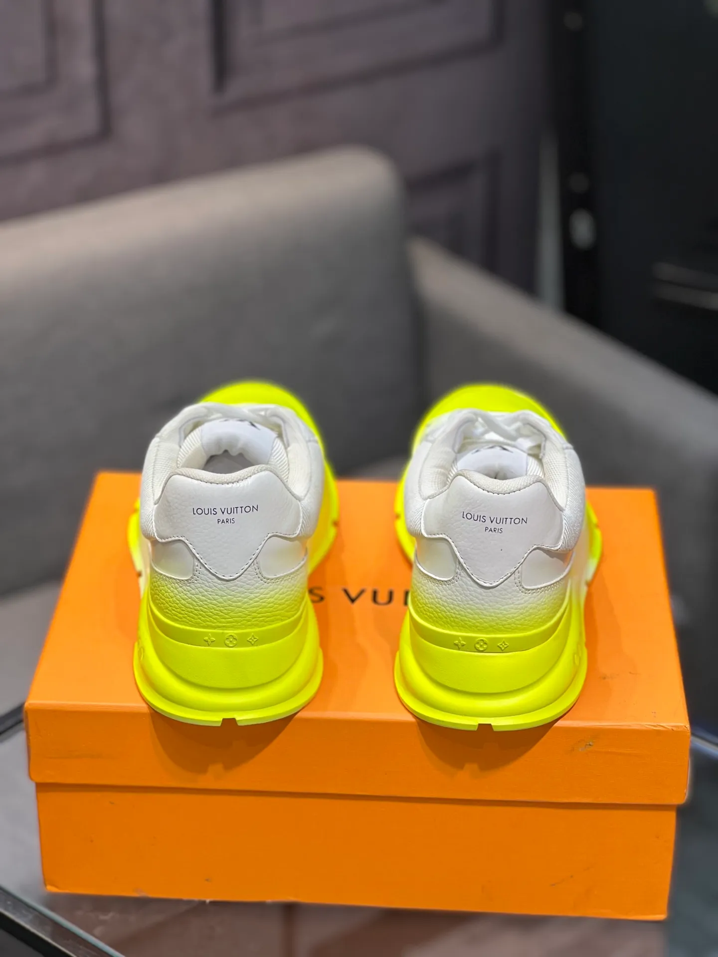 Men's shoes 💰760 LV | Louis Vuitton 2025𝐬𝐬 Spring and summer new styles, couples' models, men's models come out first. The counter focuses on the latest casual shoes. Hard goods are new🆕 ❥Purchase level! Full of high-end feel! A popular model among bloggers at home and abroad, it’s retro and fashionable and looks amazing on your feet! Wear a lot of happiness! Mainly recommended model on the official website★ ▪️Upper: Original custom-made imported calfskin fabric ▪️Inner lining: breathable gauze imported from Italy ▪️Outsole: rubber foam ➕tpu high-end outsole ▪️Shoe size: 36-44 (customized for 45 and 46)